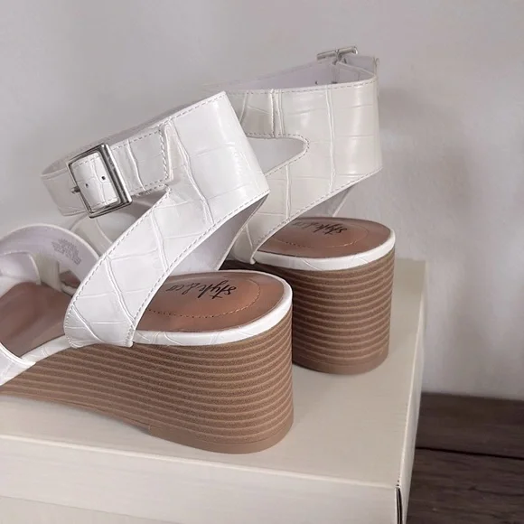 NIB [Style & Co.] Leeza Faux Leather Open Toe Mid Wedge in White Croc Women’s 11 - Picture 10 of 14